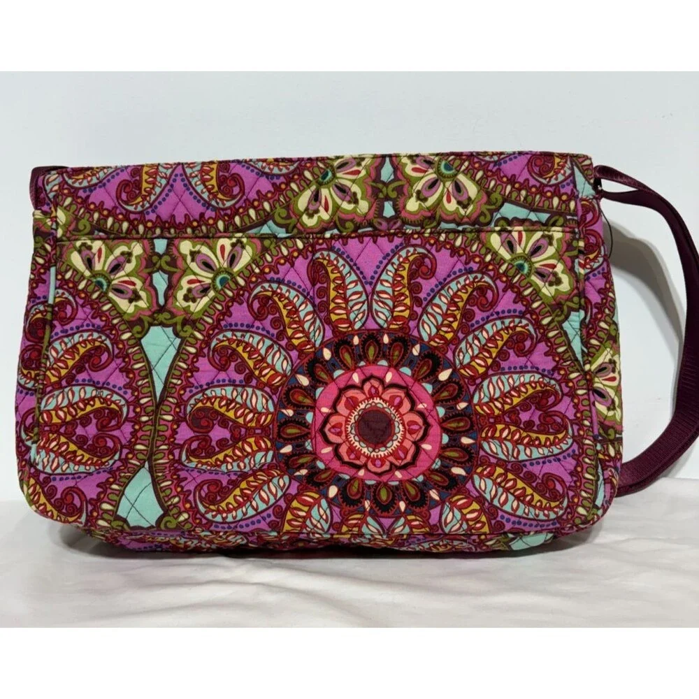 Vera Bradley Lighten Up Essential Messenger Resort Medallion Laptop Crossbody